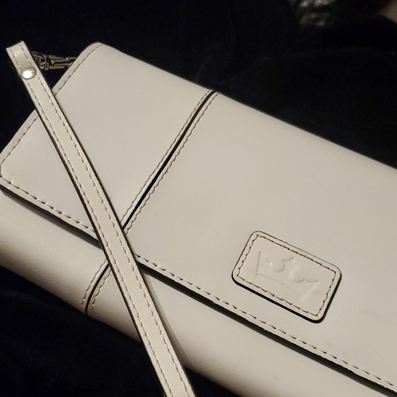 BAEKGAARD GENUINE LEATHER Large Wallet Wristlet - Picture 2 of 8